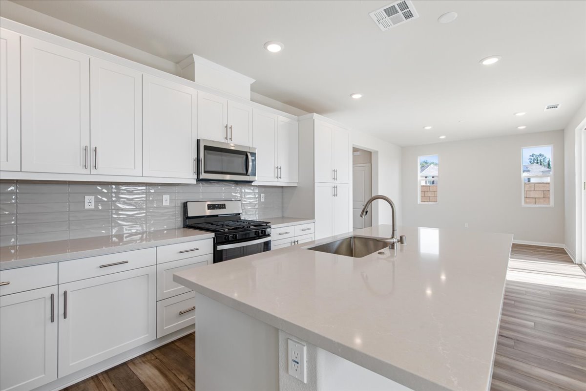 0018 7154 Paul Green Drive